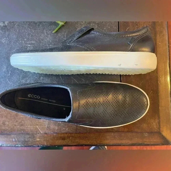 ECCO Women's Soft Slip-on Sneaker - Picture 9 of 10